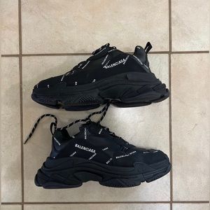 Balenciaga Triple S Black